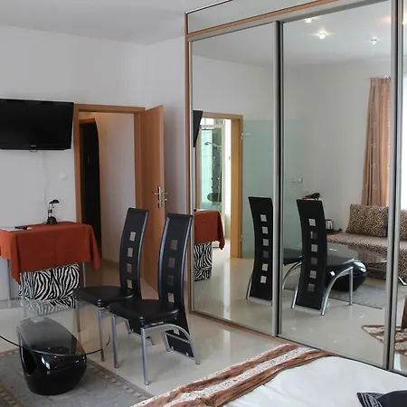 Morena Устроне-Морске